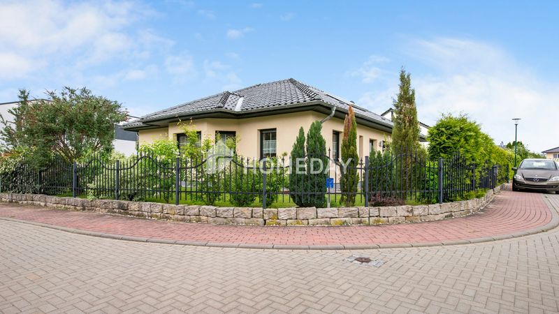 Modernes Bungalow mit großzügigem Grundstück und attraktiven Entwicklungsmöglichkeiten